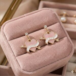 Betsey Johnson Cupid’s Arrow Love Hearts Earrings NWT